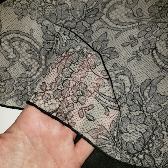 Patterned Two-Toned Blouse, Size Large - Picture 3 of 4